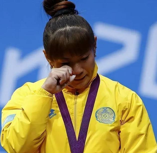 开云体育app-体坛第一叛徒！她改洋名换国籍夺冠后称不是中国人，结局如何？|姚丽|哈萨克斯坦|马内扎|举重|教练_新浪体育_新浪新闻